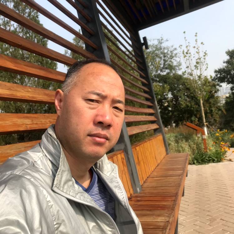 士心弓虽的照片