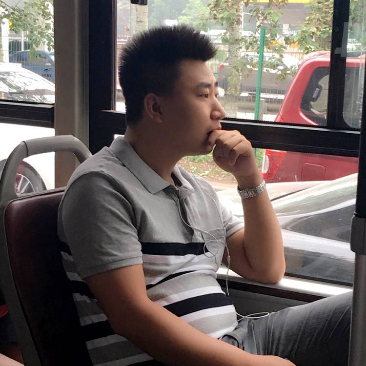 红尘复杂的照片