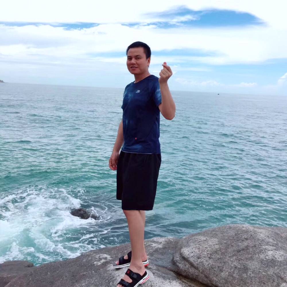 小松鼠邂逅高贵的照片