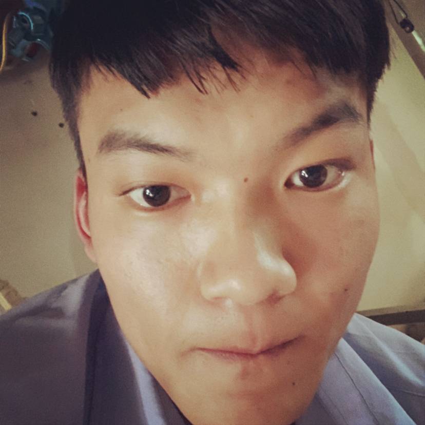 愤怒深拥云朵的照片