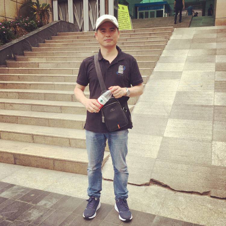 四爷寻爱的照片