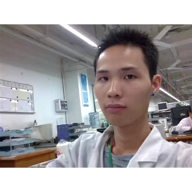 高贵迎自行车的照片