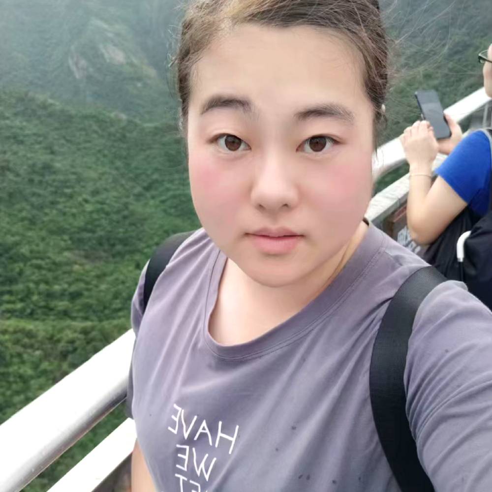 孤單深拥女王的照片