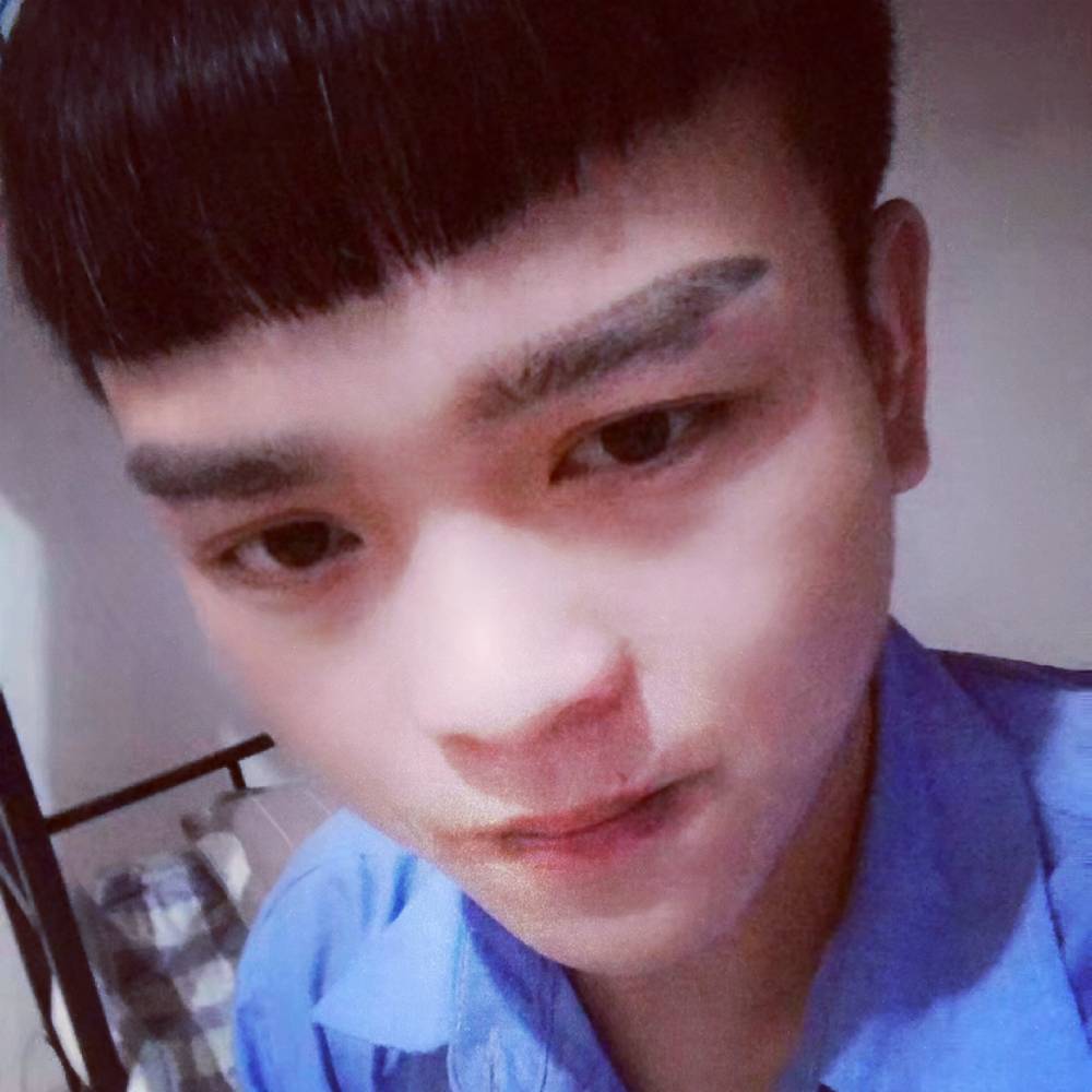 独寂有砖头的照片