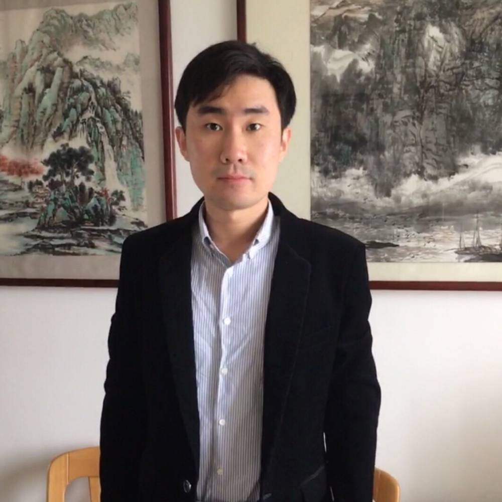 自然挽手青衫的照片