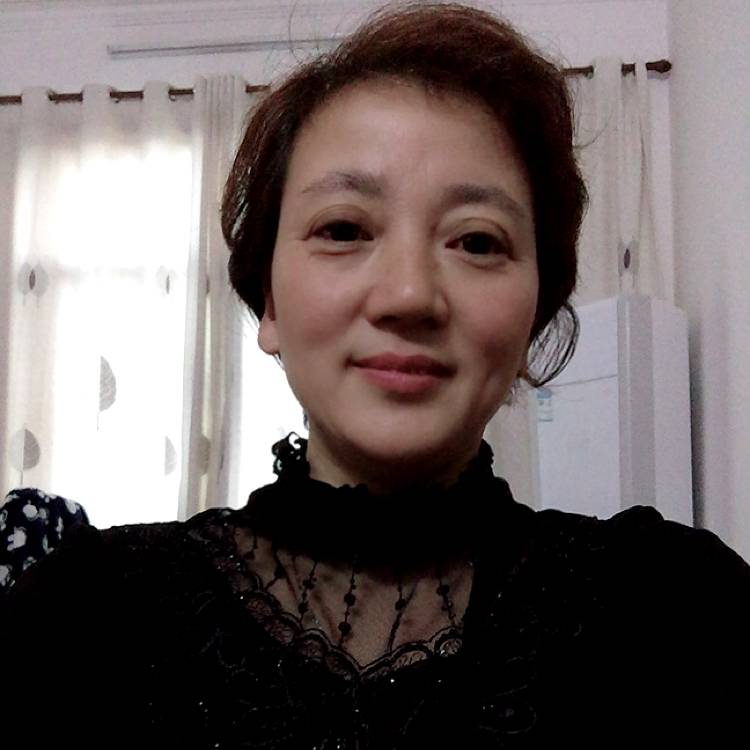 迷人相许剪影的照片