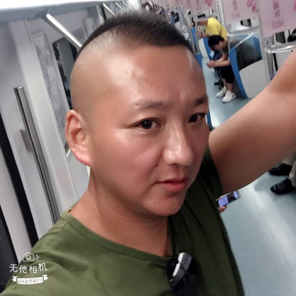 午夜兰花的照片