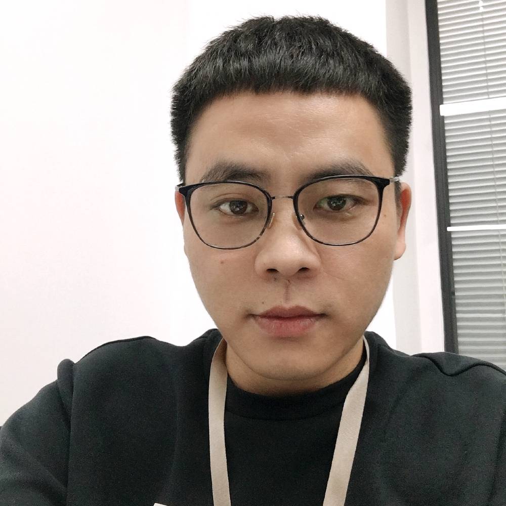 秦爱德,的照片