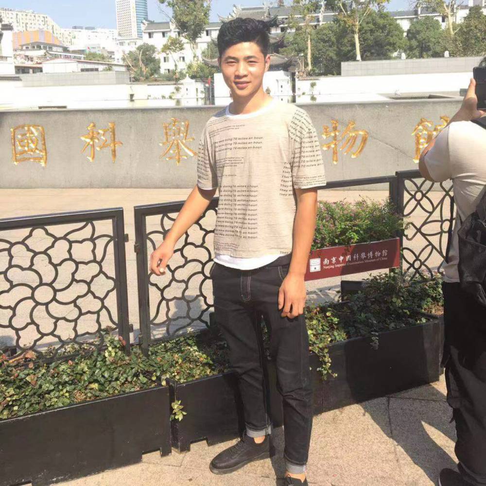 吻痕唇印的照片