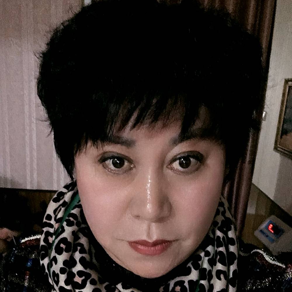 优雅安然的照片