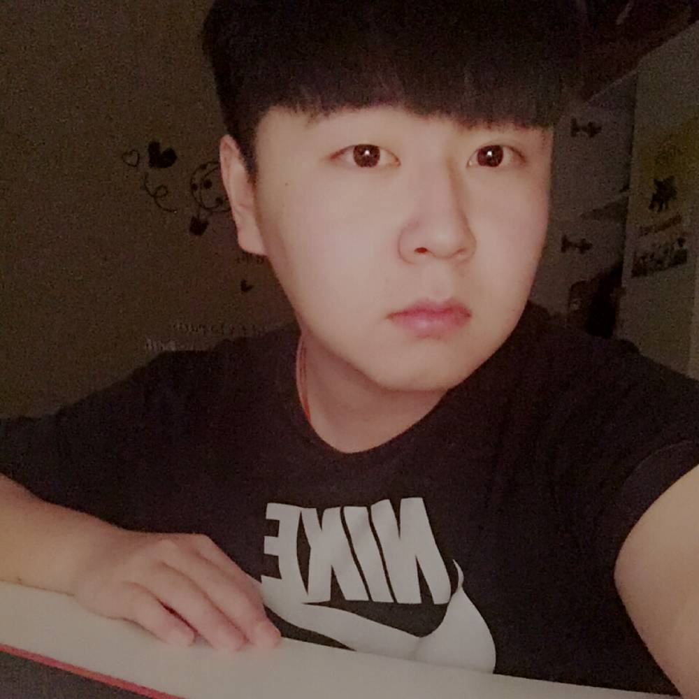 孔三岁的照片