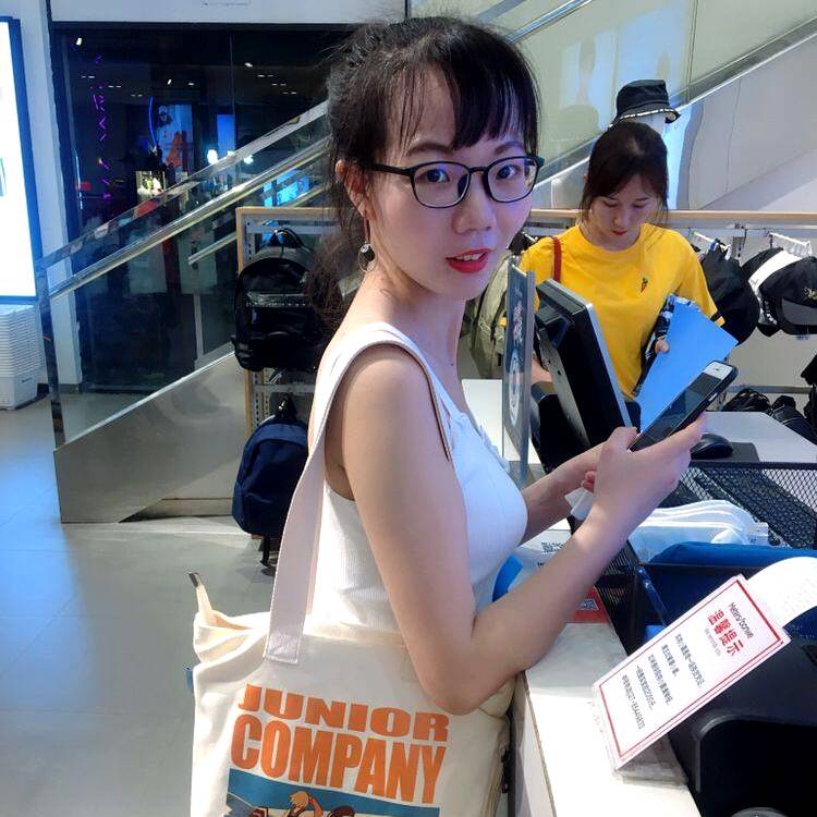 宝贝漫步拼搏的照片