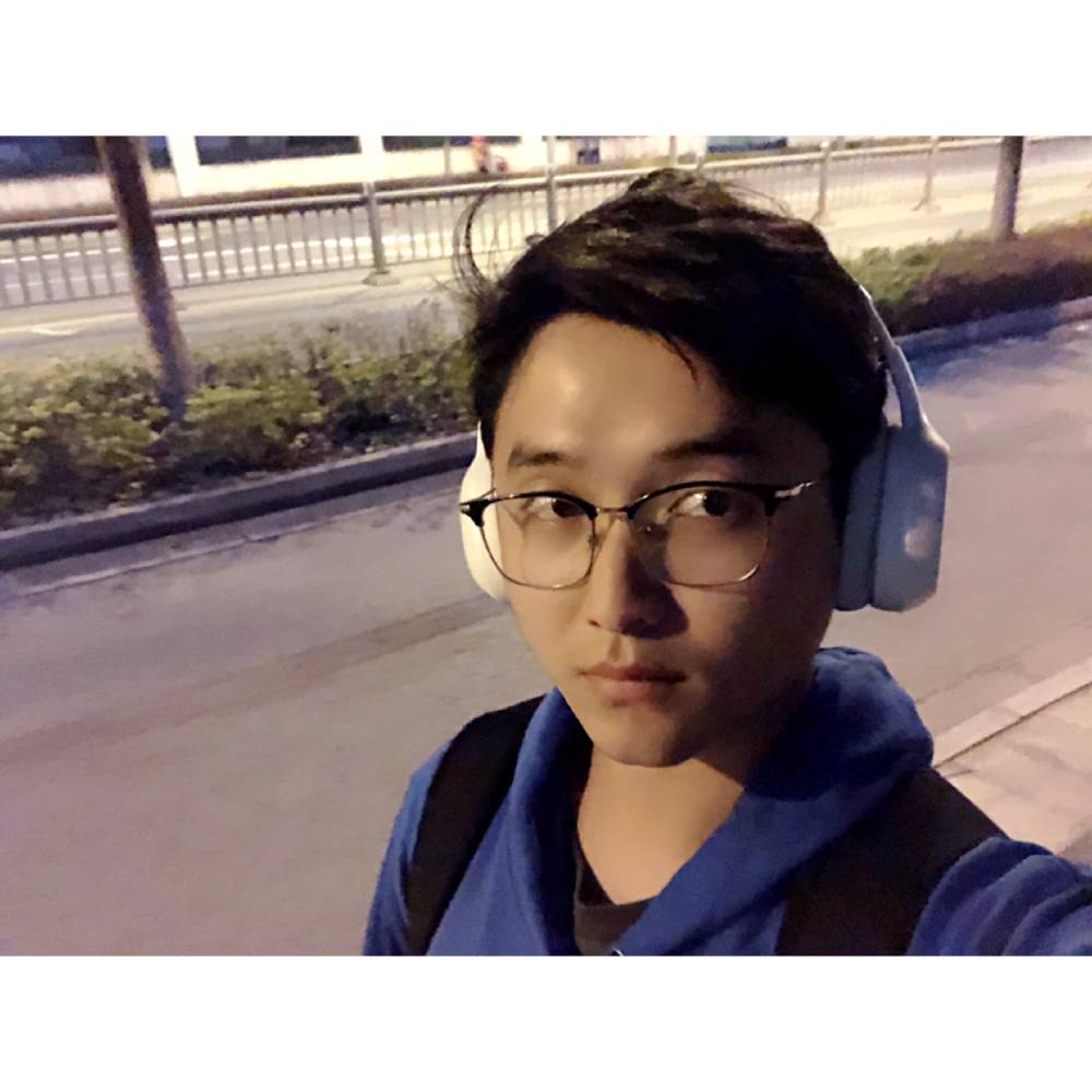羽裳魁梧的照片