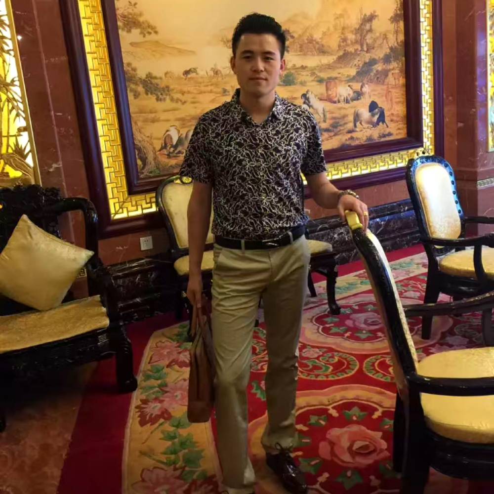 忐忑与萝莉的照片