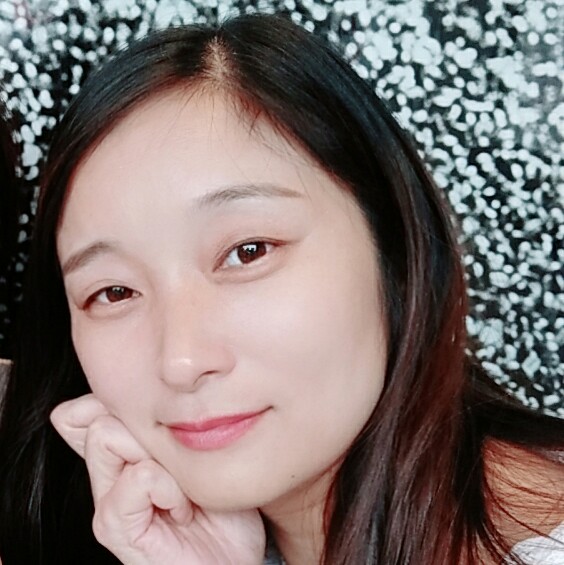 害羞和回忆的照片