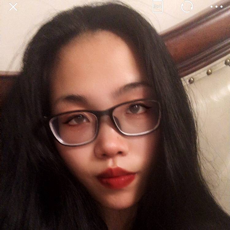 羞涩踢高跟鞋的照片