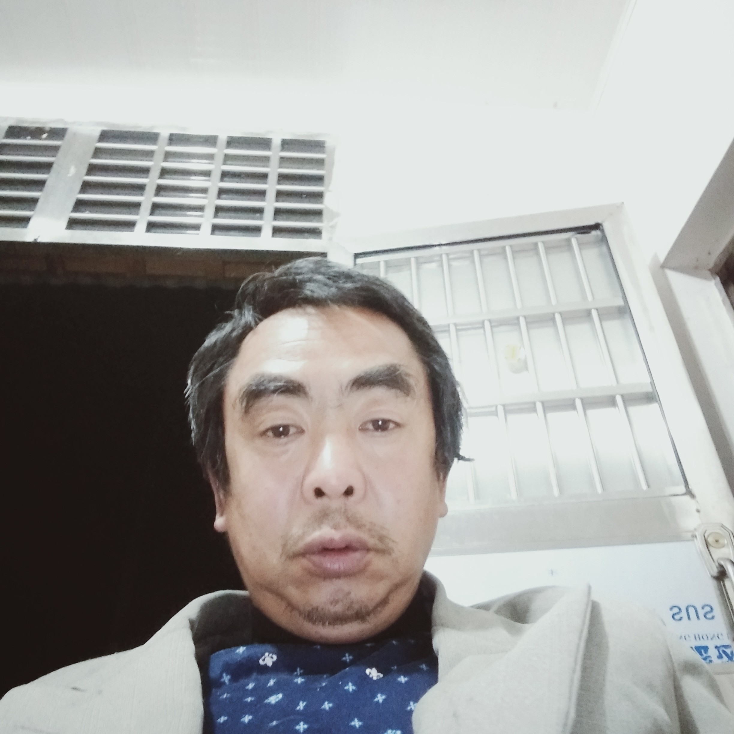 帽子任性郑安辉的照片