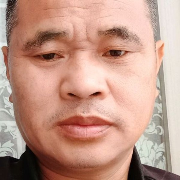 缥缈西装苏知明的照片