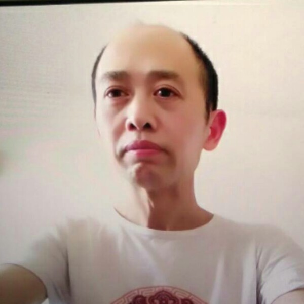 神密的大哥的照片