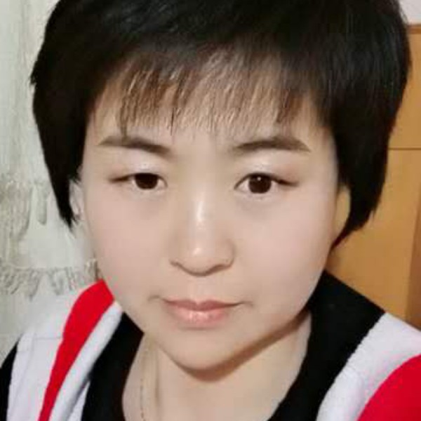 小甜瓜笑呵呵的照片