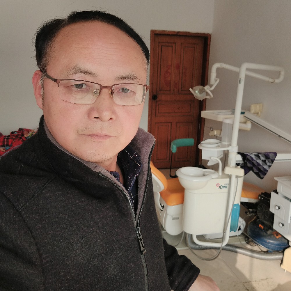 理性输给兽性的照片