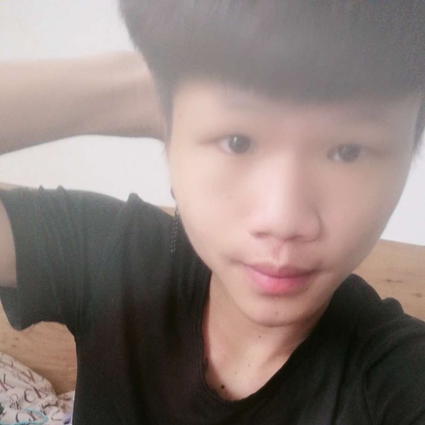 坚定凝眸爱情的照片