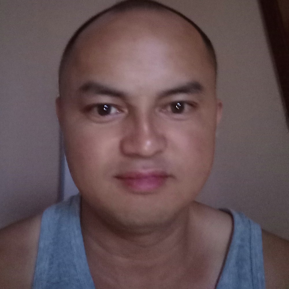 柜子拿默默的照片