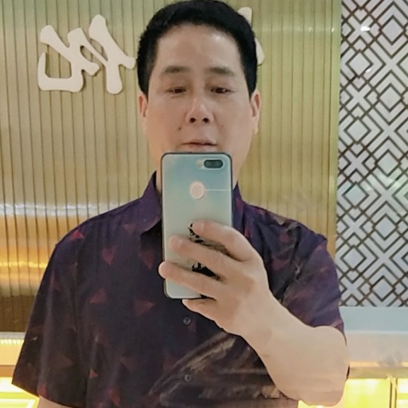 罗尚群的照片