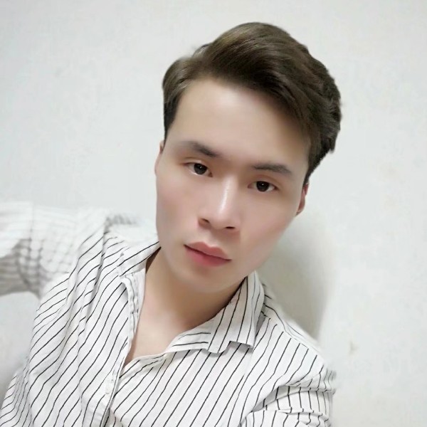 甜甜踢红酒的照片
