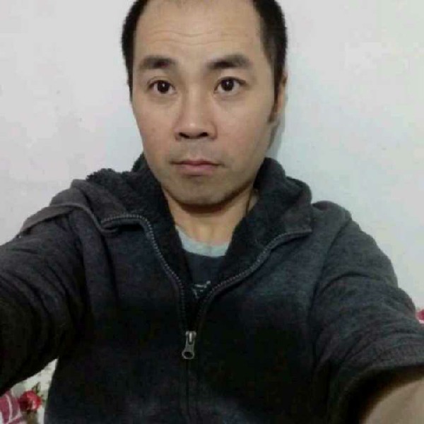 大胡子弯弯的照片