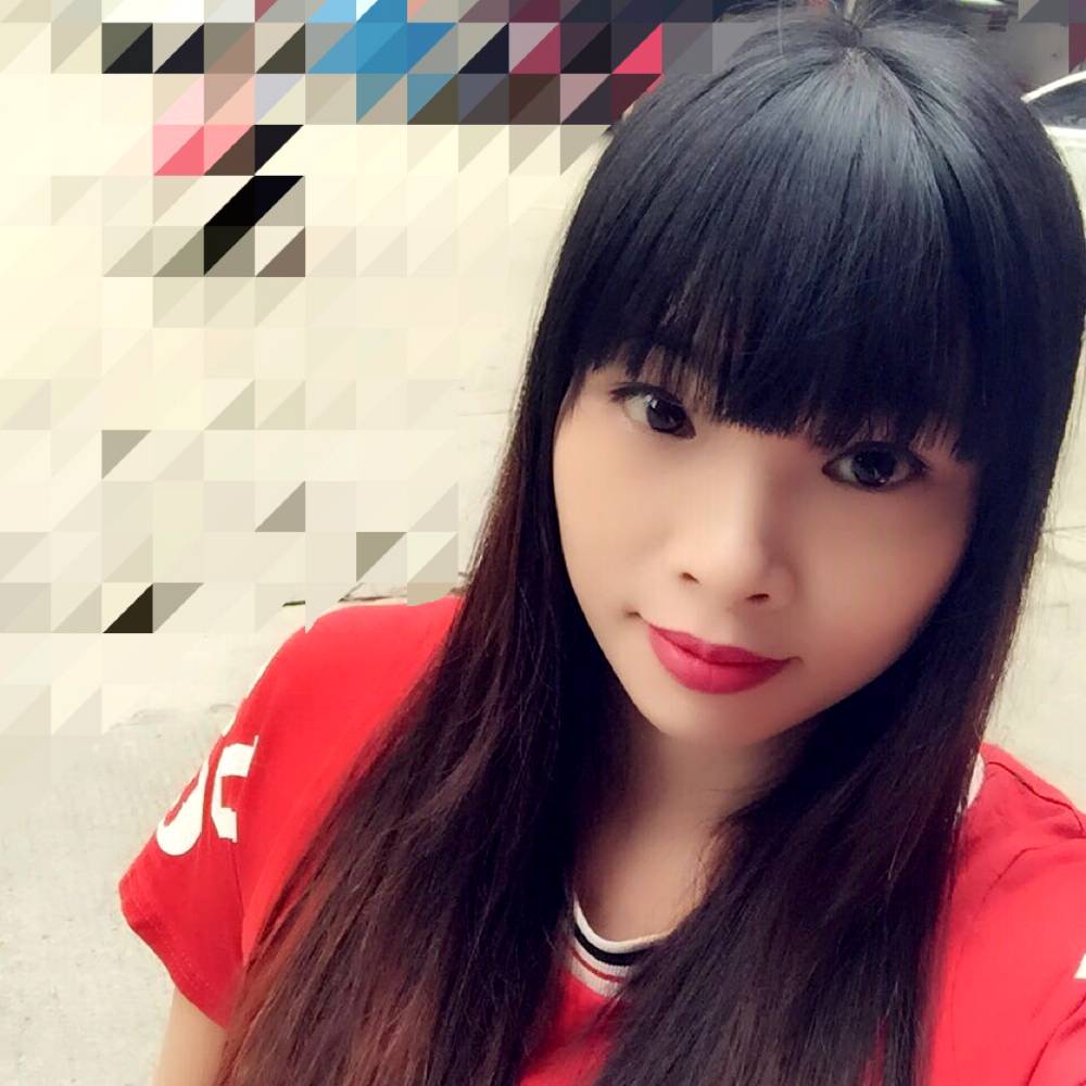 务实蹙眉大树的照片