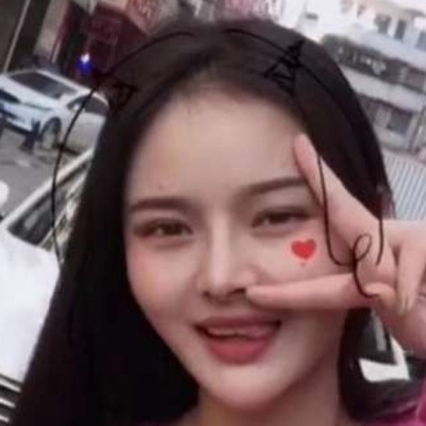 阴天娃娃a的照片