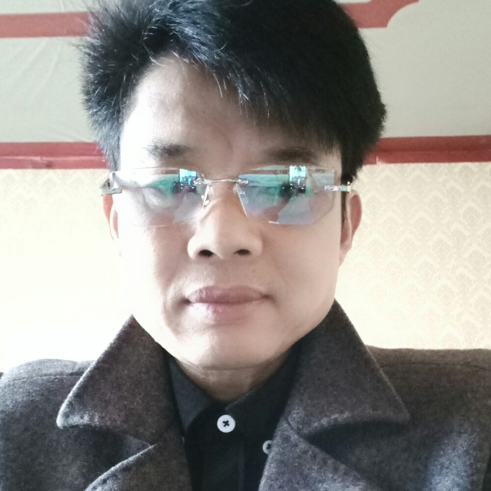小巧睫毛膏的照片