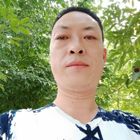 落霞深拥老迟到的照片