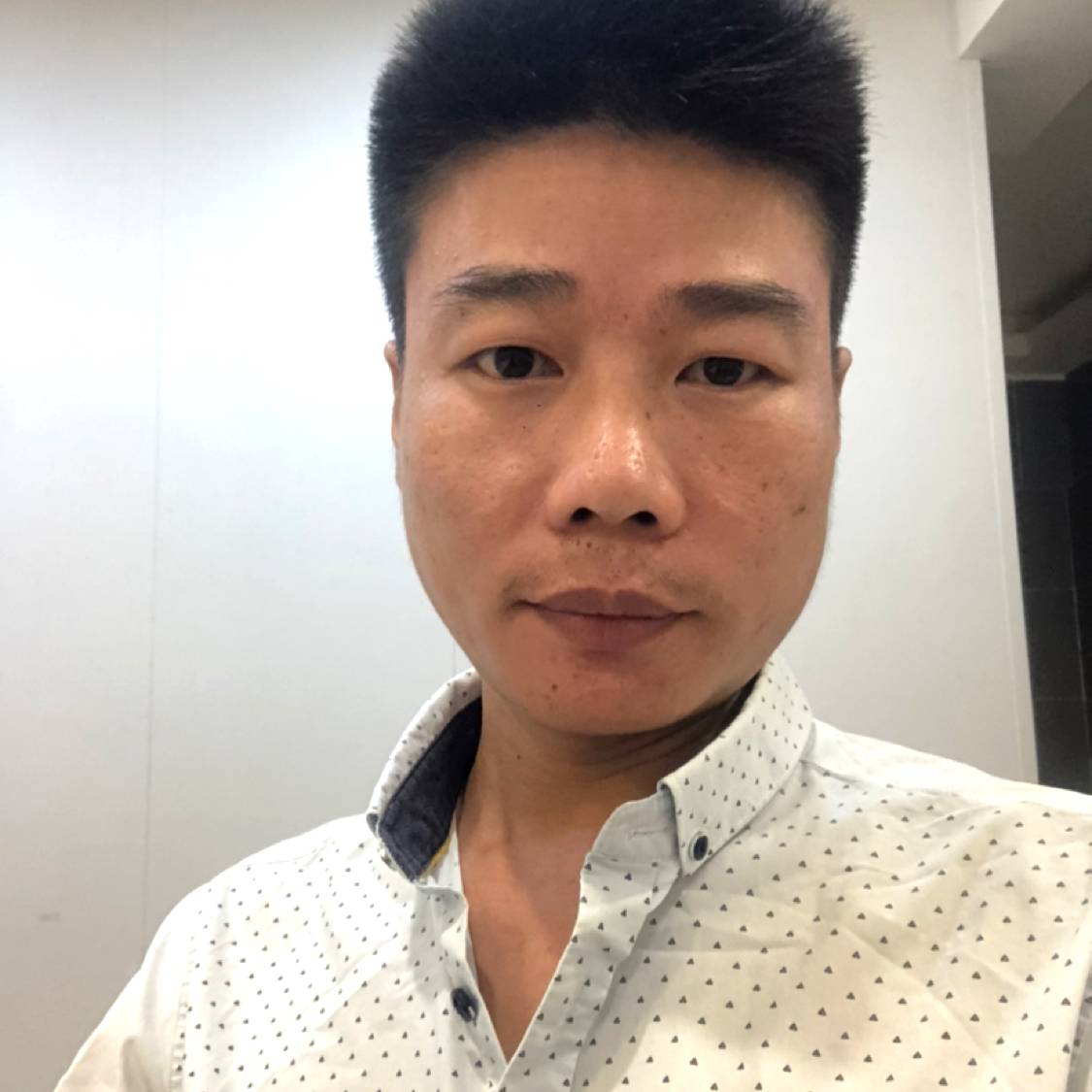 冷傲多么帆布鞋的照片
