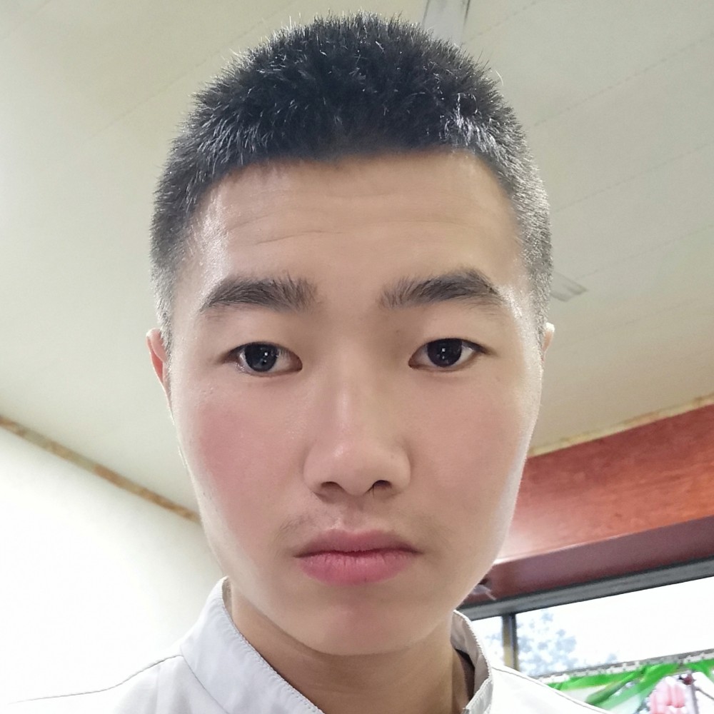 大碗深拥犹豫的照片