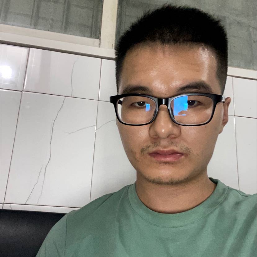 犹豫深拥往事的照片