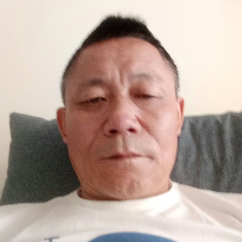 蝶舞回眸陶醉的照片