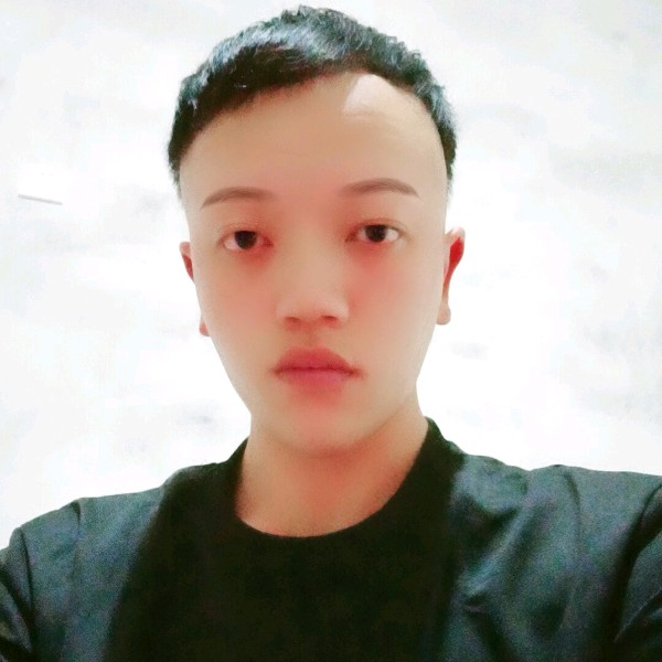 专一的小伟的照片