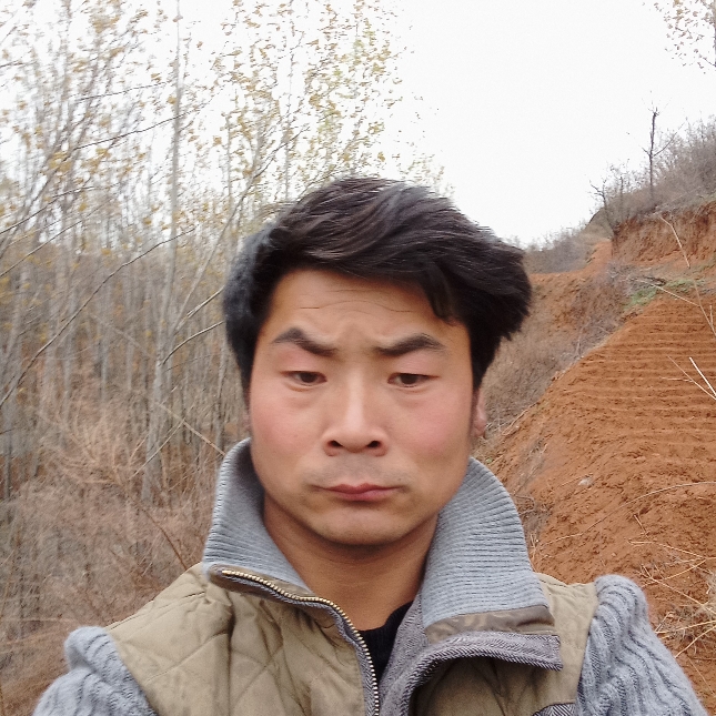 淡定回眸白云的照片