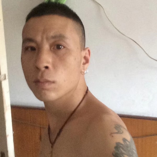 忧郁打若溪的照片