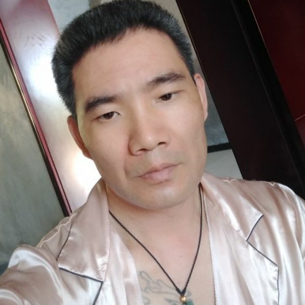 蓝天白云海阔天空的照片