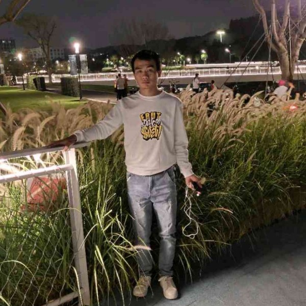 旧颜泪了浮生的照片
