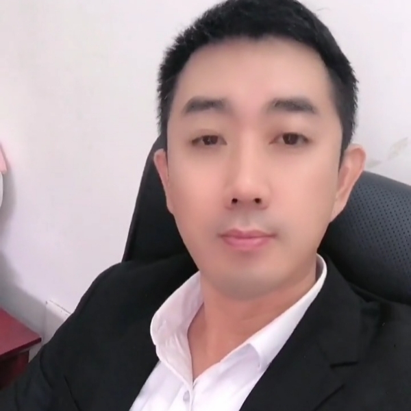 青栀俊逸的照片