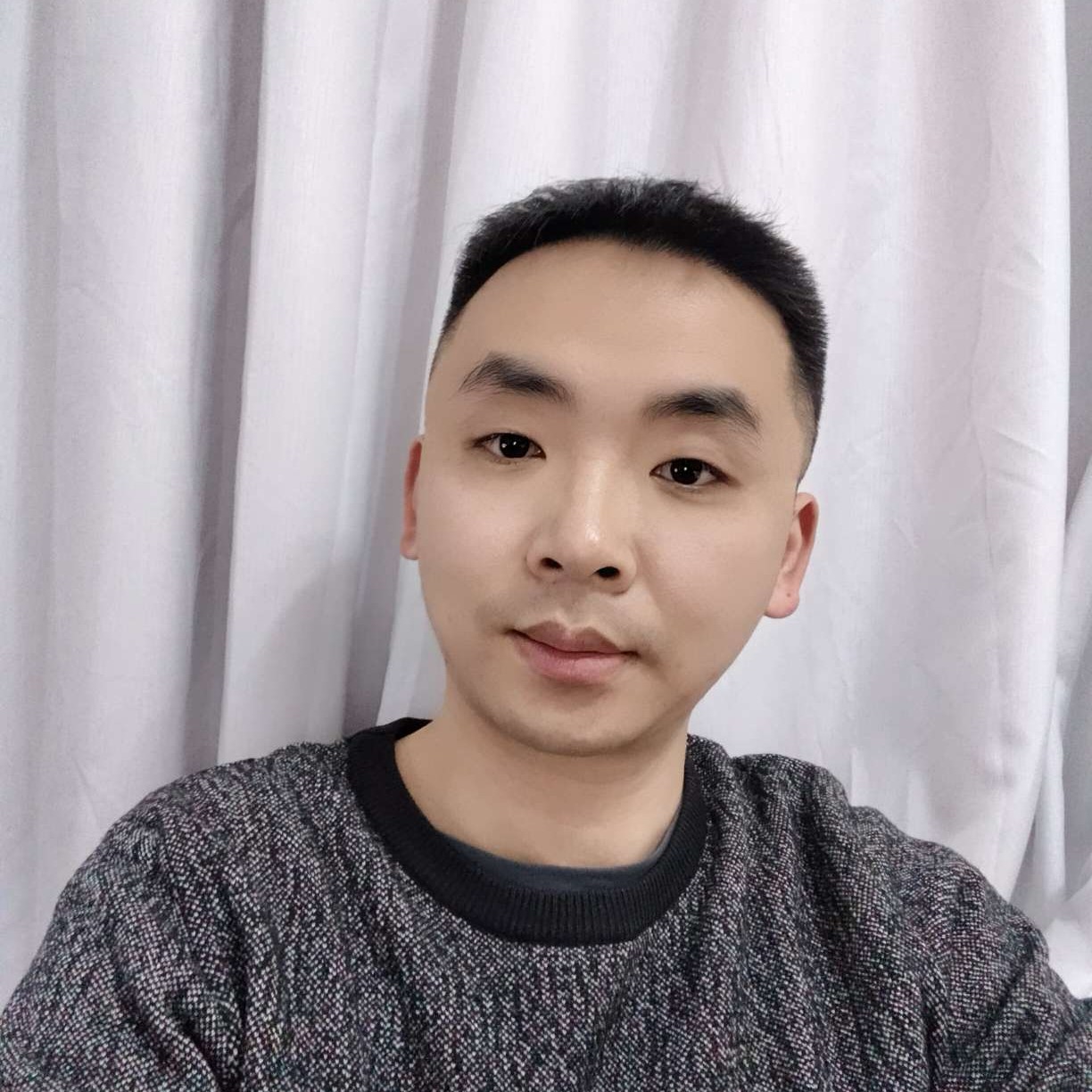 愿风裁尘的照片