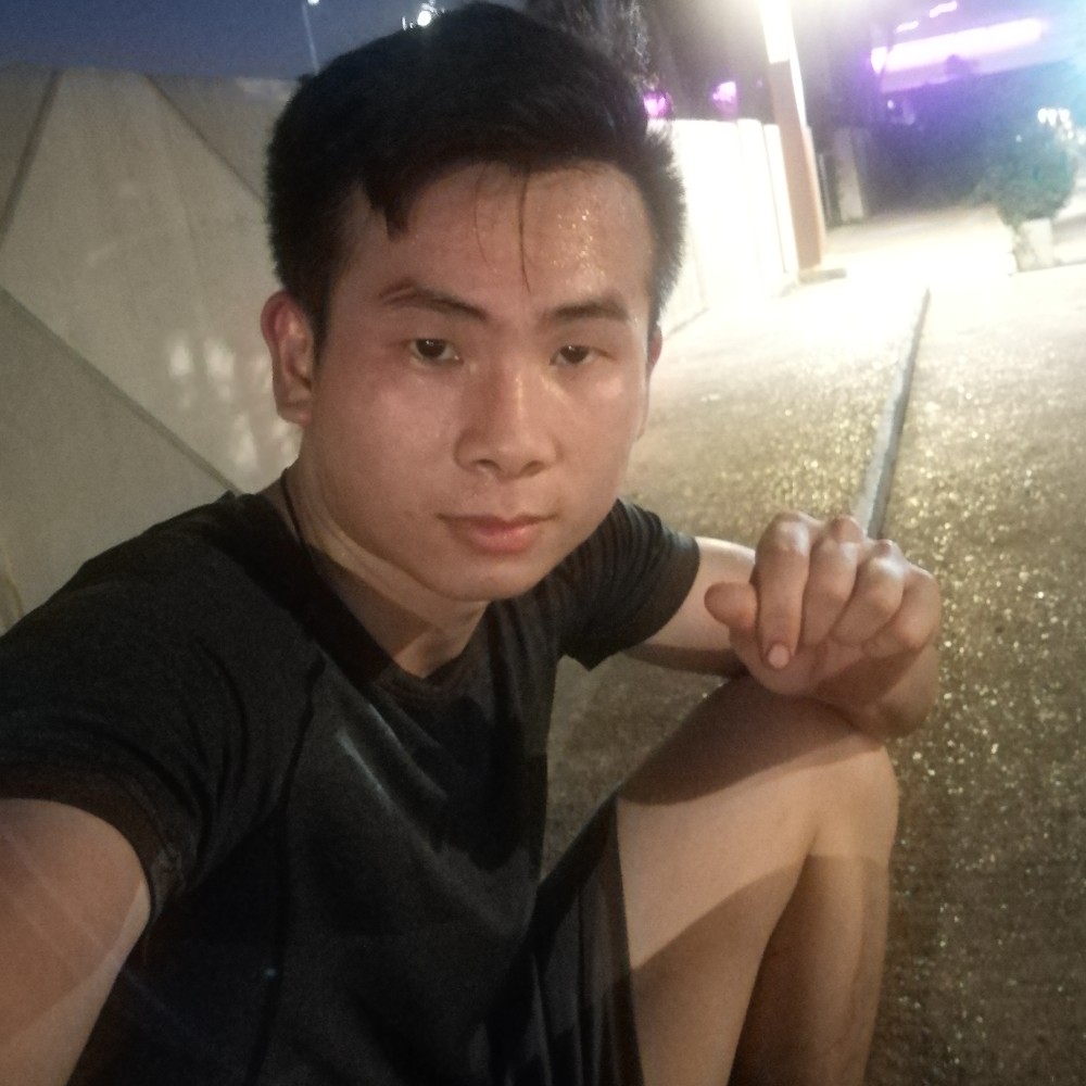 迅速迎摩托的照片