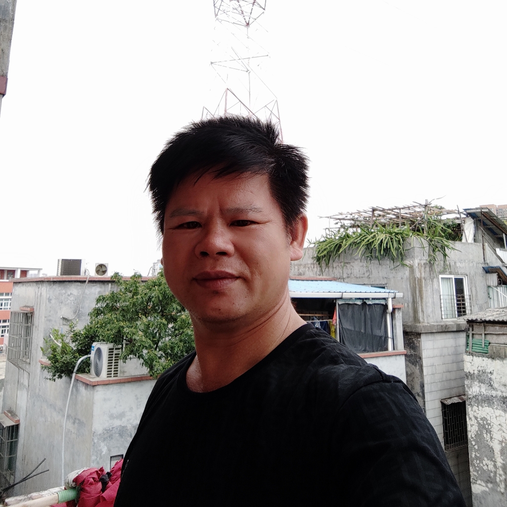 困惑的昊天的照片