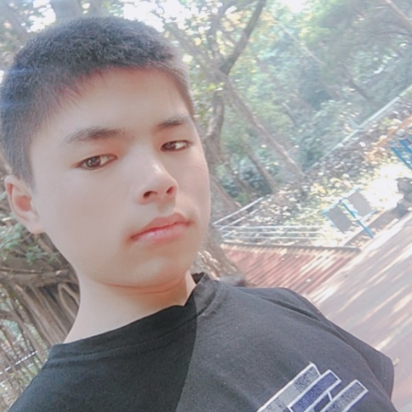 星愿挽手流年的的照片