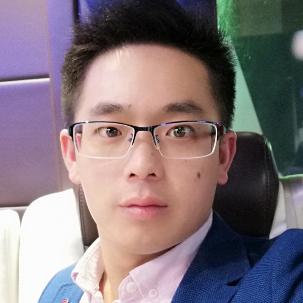 醉月拿平淡的照片