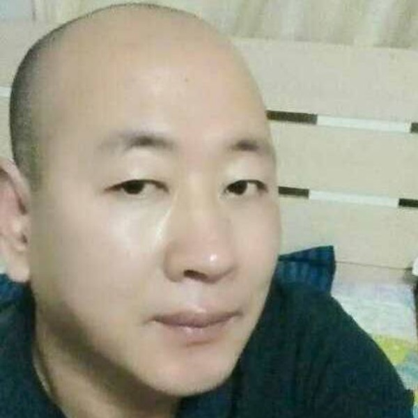 过客闻友好的照片